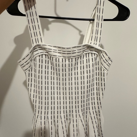 White and black design square neck sweater tank! Express size s - Picture 6 of 8